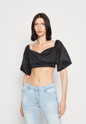 Guess OFF SHOULDER CROPPED JUN SHIRT - Μπλούζα - jet black