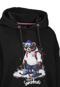 Zwarte hoodie met een berenafbeelding in skikleding, met blauwe goggles, een witte jas en sneeuw-thema accenten.