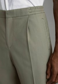 Reiss REGULAR FIT - BRIGHTON DRAWSTRING WITH TURN-UPS - Kalhoty - sage