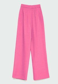 Pantalon large taille haute rose avec ceinture élastique, texture lisse, sans poches ni motifs visibles sur un fond clair.