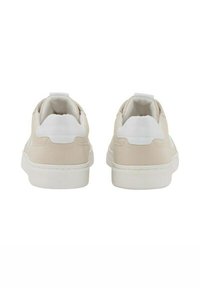 Sneaker beige con dettagli bianchi, parte superior in tela, collare imbottito e suola in gomma. La parte posteriore presenta un piccolo linguetta per un facile indossamento.