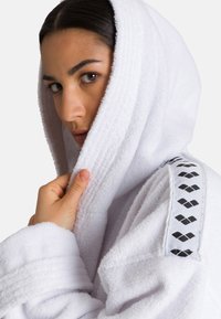 Arena Bade- & Morgenmäntel Für Damen Für Kuschelige Stunden Bei