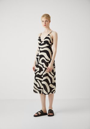 Vero Moda Tall VMAGNETE SINGLET CALF DRESS - Freizeitkleid - black/sand dollar