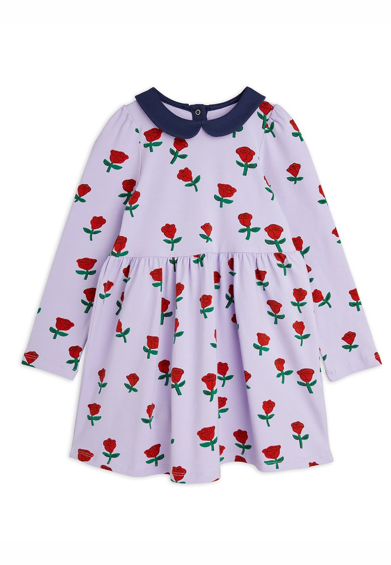 Vestido de manga larga en color lila con un cuello azul marino, que presenta un estampado de rosas en rojo y verde, con una falda fruncida. Material de algodón suave.