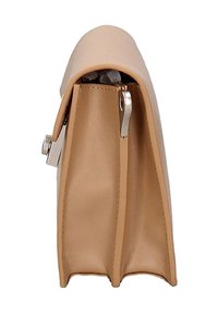 Borsa a mano in pelle beige con forma strutturata, texture liscia e chiusura con zip argentata dotata di un piccolo tirante.