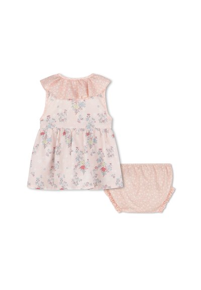 Ensemble floral de couleur rose pâle, avec un col froncé, des manches courtes et un bloomer assorti avec un petit motif floral.