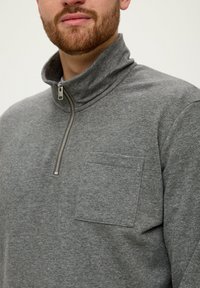 s.Oliver STEHKRAGEN - Sweater - graphit