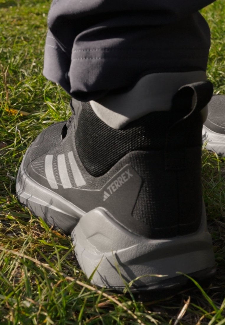 adidas Terrex TRAILMAKER 2 MID GORE-TEX - Pantofi drumeție - core