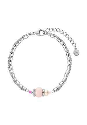 Bracciale a doppia catena in argento con perline rosa, perla e argento al centro, caratterizzato da un moschettone e una catenella di estensione regolabile.