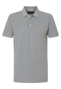 Polo gris clair à manches courtes avec deux boutons blancs et un col sur fond blanc.