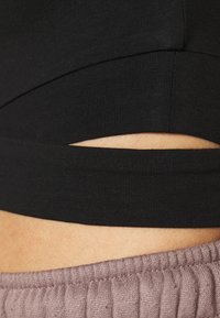 Even&Odd Top - black