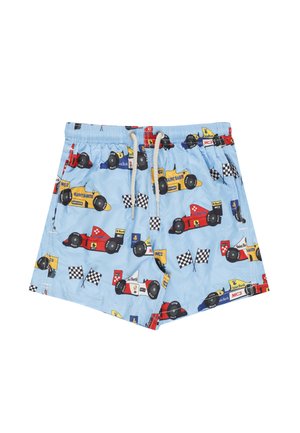Costume da bagno azzurro chiaro con motivi multicolore di auto da corsa e bandiere a scacchi, vita elasticizzata e coulisse bianca.