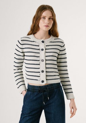 Gilet en tricot avec une base crème et des rayures horizontales marine, doté d'un col rond et de six boutons de fermeture.