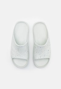 Jordan JORDAN POST SLIDE UNISEX - Sandalias planas - light silver/mica green