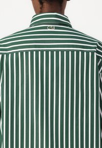 Lacoste UNISEX - Užsagstoma palaidinė - green/white
