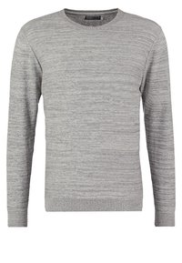 Pull gris à manches longues avec col rond, présentant un motif en tricot texturé et des poignets et ourlet côtelés pour un look ajusté.