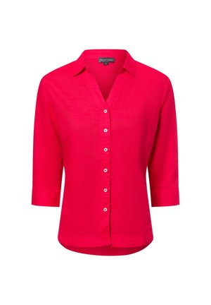 Fuchsia knoop shirt met een kraag, driekwart mouwen en een licht gebogen zoom. Gemaakt van een lichte stof met een gladde textuur.