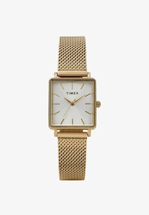 Ceas de mână cu brățară din plasă aurie, carcasă pătrată, cadran alb texturat, marcaje de oră aurii și un design minimalist. Numele brandului: Timex.