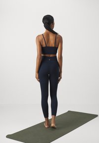 Yogasearcher NALA - Tajice - navy