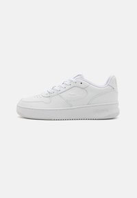 L001 SET - Sportbačiai - white