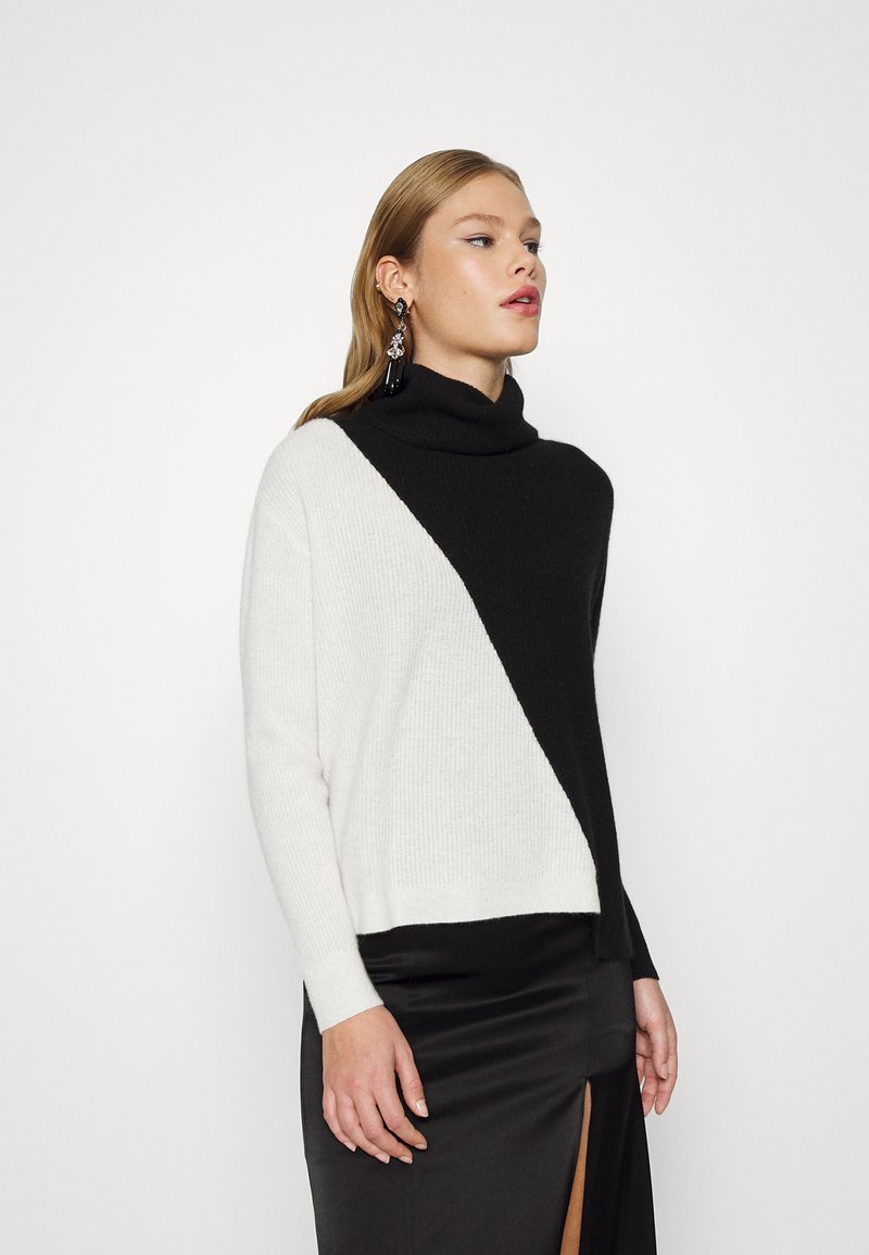 Damen Bekleidung | Alice + Olivia JACOB DIAGONAL Strickpullover black/soft white/schwarz - US03851 Damen Bekleidung | Alice + Olivia JACOB DIAGONAL Strickpullover black/soft white/schwarz - US03851