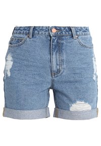 Džínové šortky ve světle modré barvě s distressed vzhledem, s roztrhnutými detaily, ohrnutými lemy a klasickým pětipocket stylingem.