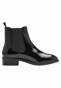 Svart lackläder Chelsea-boots med elastiska sidopaneler, rund tå och låg blockklack för stabilitet. Slät yta utan mönster.