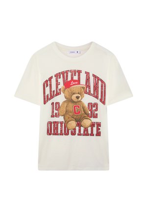 Biała bawełniana koszulka z grafiką brązowego misia pluszowego, czerwonym napisem "CLEVELAND 1992 OHIOSTATE" oraz czapką z napisem "Love".