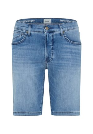 BRAX, STYLE CHUCK B - Short en jean - regular blue used