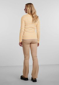 Pieces Langarmshirt - flax