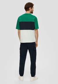 s.Oliver IM COLOUR BLOCKING-STYLE - T-Shirt print - smaragd