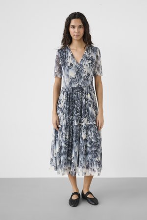 Soaked in Luxury ALDORA - Hverdagskjole - dark navy landscape print