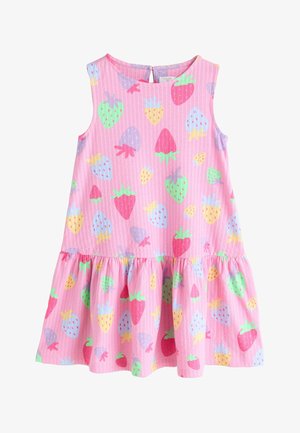 Vestito rosa senza maniche per bambini con motivi di fragole colorate e orlo della gonna arricciato.