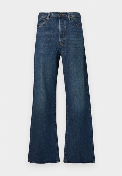 Sötétkék, magasderekú farmernadrág, bővülő szárú, elöl gombos és cipzáras, elülső zsebekkel.