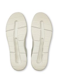 On THE ROGER ADVANTAGE - Trainers - white   white