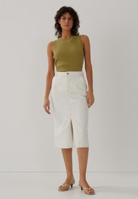 someday. SLIM FIT RIB - Top - green moss