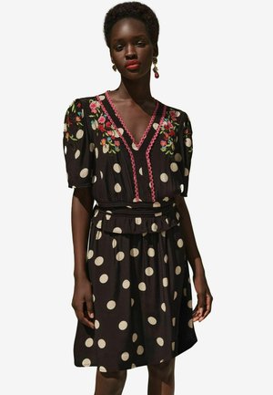 Love & Roses REGULAR FIT - EMBROIDERED V-NECK PEPLUM - Denné šaty - black spot