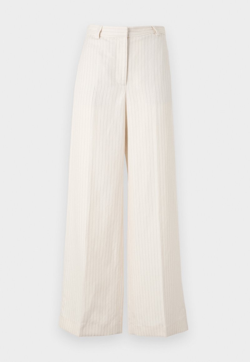Spodnie o szerokich nogawkach w jasnym odcieniu kremowym z subtelnymi pionowymi prążkami. Wykonane z miękkiego materiału, posiadające dopasowany pas.