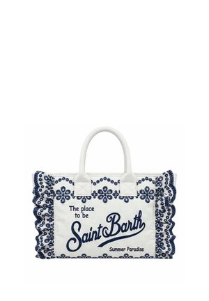 Borsa tote bianca con ricamo floreale blu navy, bordi arricciati e scritta "The place to be Saint Barth Summer Paradise."