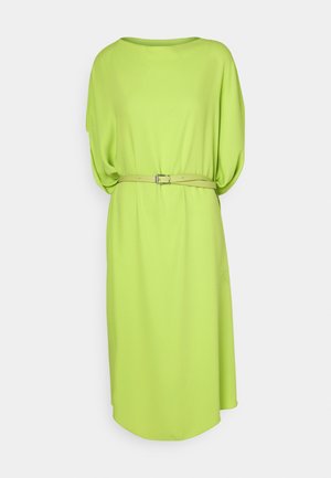 Green, knee-length dress made of soft fabric. Features a loose fit, a round neckline, and a matching belt at the waist.