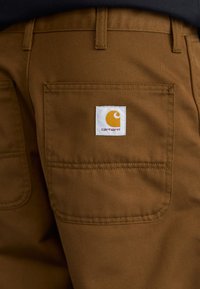 Carhartt WIP SIMPLE - Shorts - lumber rinsed