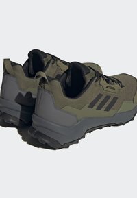 Adidas Terrex AX4 oliwkowy