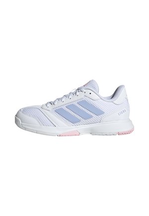 Baskets blanches de sport avec des bandes bleu clair, dessus en mesh et synthétique, accents roses sur la semelle, et texte "LIGRA" sur le talon.