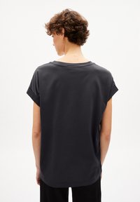 ARMEDANGELS IDAARA - T-shirt basic - graphite