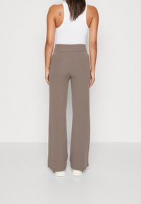 YAS Tygbyxor - dark green