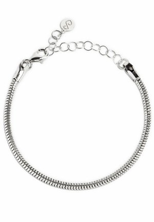 Hopeanvärinen ketjurannekoru silkaluutukuvioilla, hummerilukolla ja säädettävällä jatkorenkaalla, jossa pieni logokoriste.