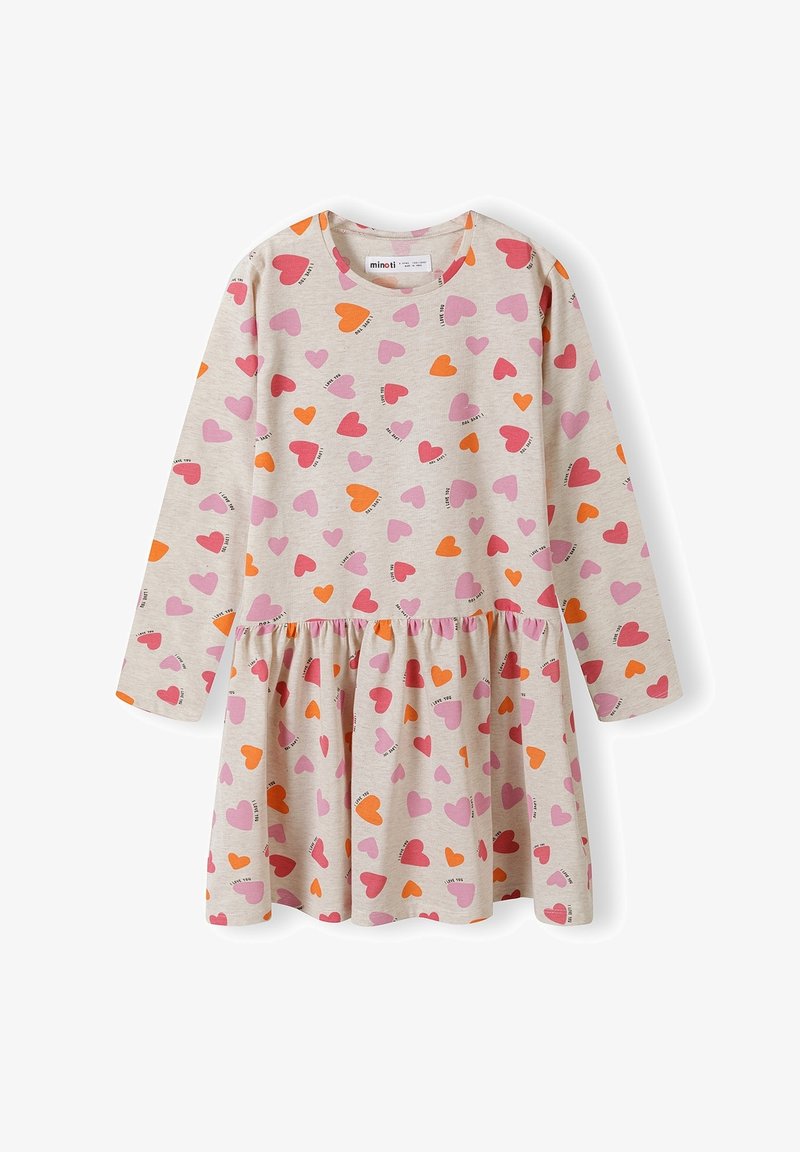Robe beige à manches longues pour enfants avec des motifs de cœurs roses, rouges et oranges et un détail froncé à la taille sur fond blanc.