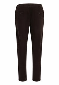 Pantalones de pana marrón oscuro con cintura elástica y dos bolsillos traseros con botones, mostrados desde atrás sobre un fondo blanco.