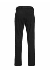 Pantaloni neri dalla vestibilità classica, con texture liscia, tasca posteriore e passanti per cintura, progettati per un look formale o casual.