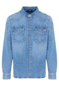 Lichtblauw denim overhemd met lange mouwen, puntige kraag, dubbele borstzakken, knopen aan de voorkant en zichtbare stikseldetails.